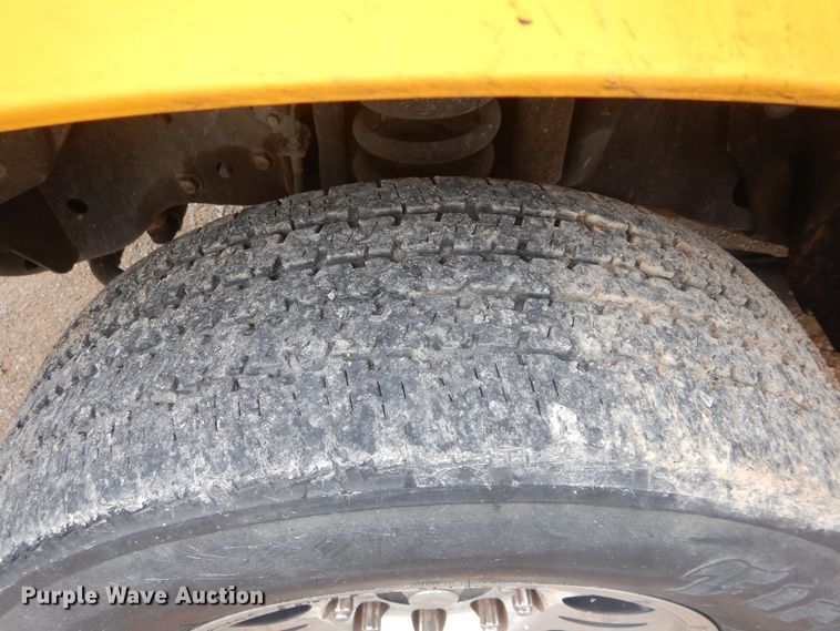 image for item GK9195 2011 Ford F250 Super Duty  utility bed pickup truck