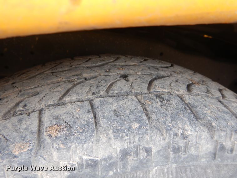 image for item GK9195 2011 Ford F250 Super Duty  utility bed pickup truck