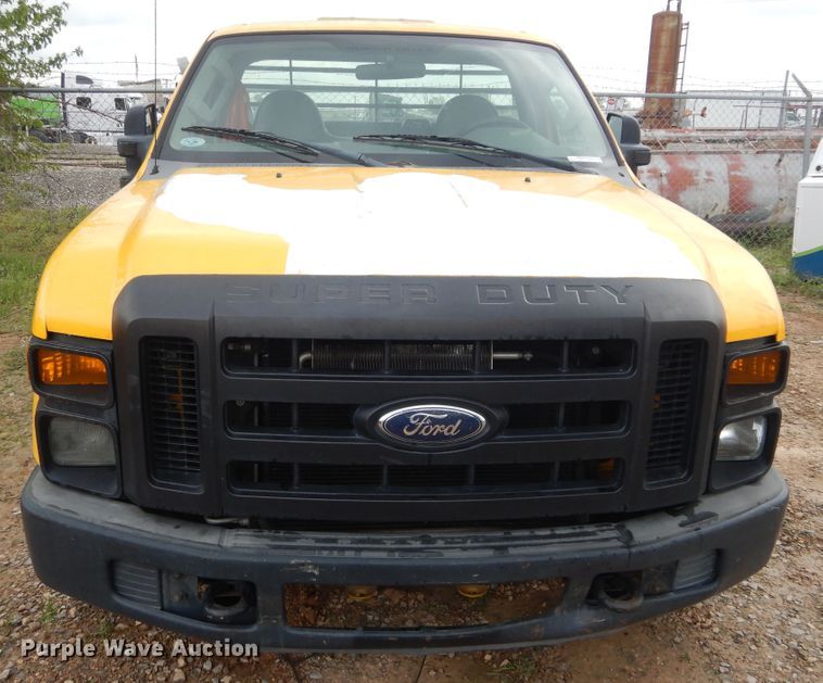 image for item GK9197 2009 Ford F250 Super Duty  utility bed pickup truck