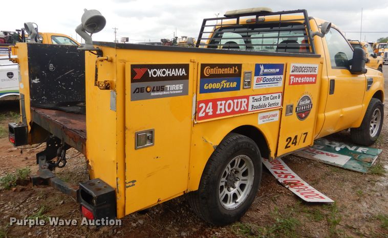 image for item GK9197 2009 Ford F250 Super Duty  utility bed pickup truck