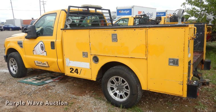 image for item GK9197 2009 Ford F250 Super Duty  utility bed pickup truck