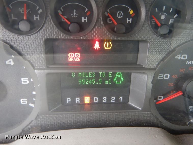 image for item GK9197 2009 Ford F250 Super Duty  utility bed pickup truck