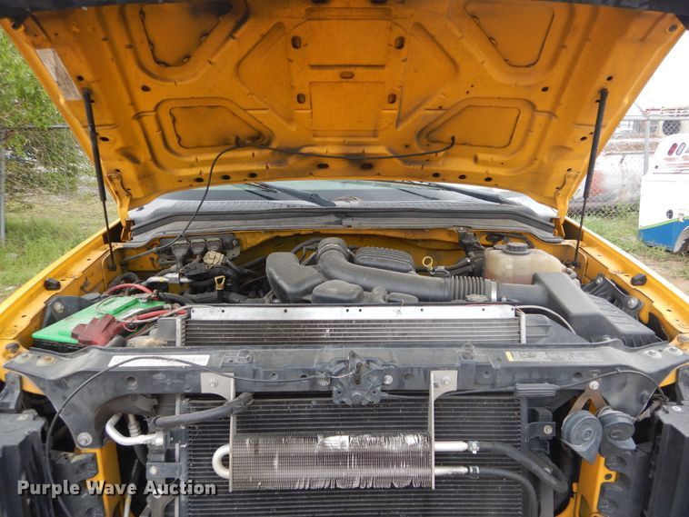 image for item GK9197 2009 Ford F250 Super Duty  utility bed pickup truck