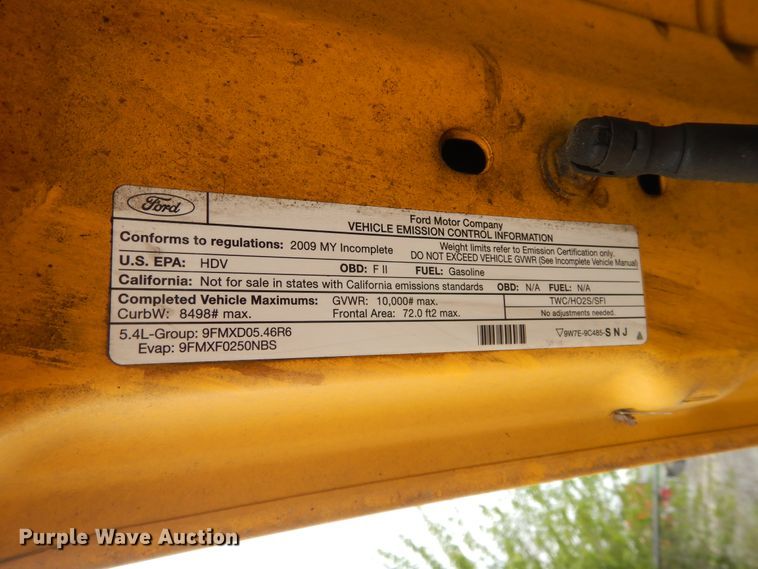 image for item GK9197 2009 Ford F250 Super Duty  utility bed pickup truck