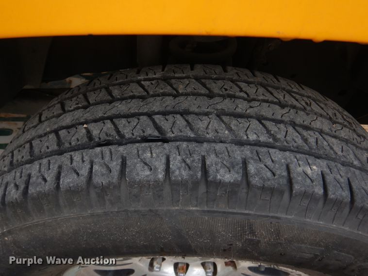 image for item GK9197 2009 Ford F250 Super Duty  utility bed pickup truck