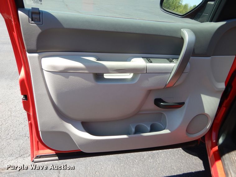 image for item GK9204 2014 Chevrolet Silverado 2500HD  pickup truck