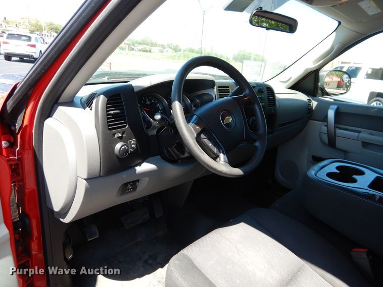 image for item GK9204 2014 Chevrolet Silverado 2500HD  pickup truck