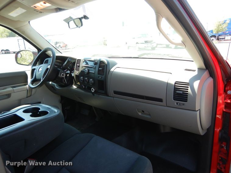 image for item GK9204 2014 Chevrolet Silverado 2500HD  pickup truck