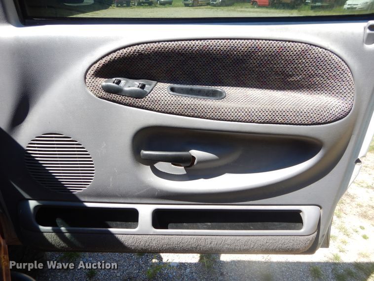 image for item GK9206 1998 Dodge Ram 3500  Quad Cab pickup truck