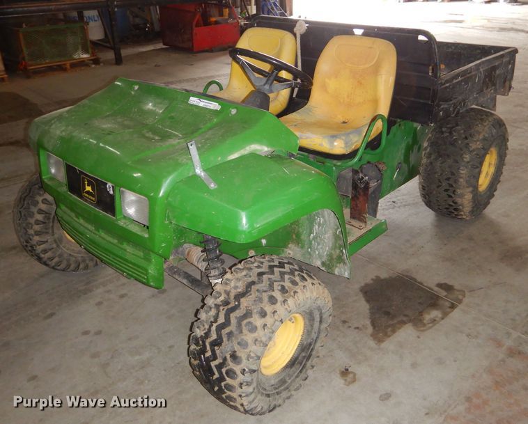 image for item GN9216 2000 John Deere Gator utility vehicle