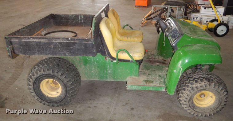 image for item GN9216 2000 John Deere Gator utility vehicle