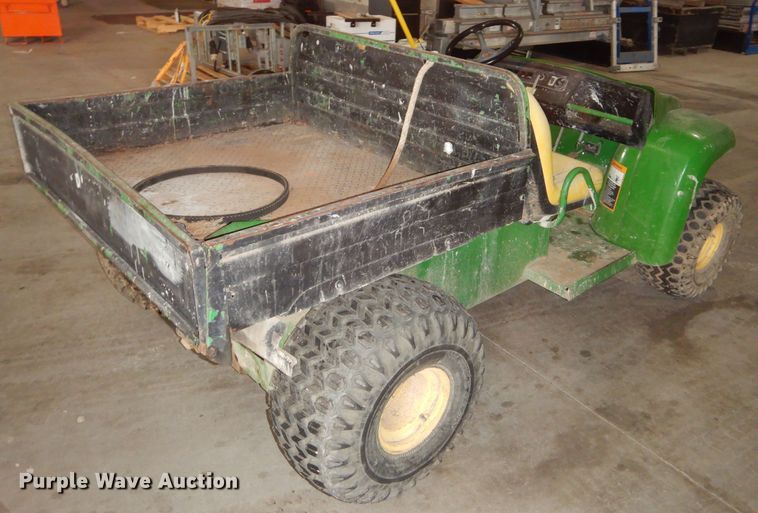 image for item GN9216 2000 John Deere Gator utility vehicle