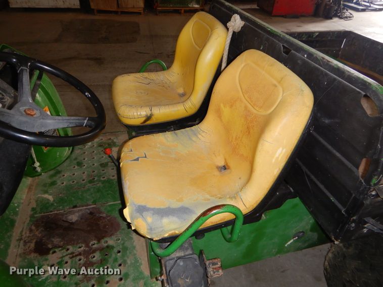 image for item GN9216 2000 John Deere Gator utility vehicle