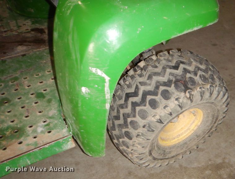 image for item GN9216 2000 John Deere Gator utility vehicle