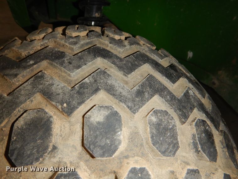 image for item GN9216 2000 John Deere Gator utility vehicle