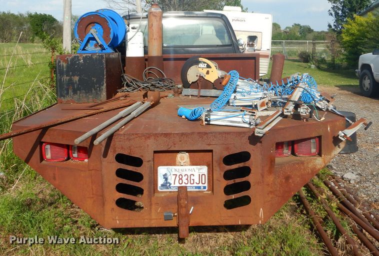 image for item GN9254 1999 Dodge Ram 3500 Laramie  flatbed pickup truck