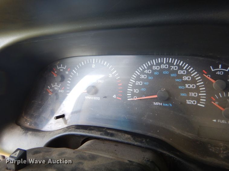 image for item GN9254 1999 Dodge Ram 3500 Laramie  flatbed pickup truck