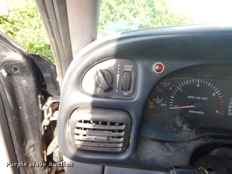 image for item GN9254 1999 Dodge Ram 3500 Laramie  flatbed pickup truck