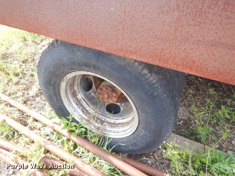 image for item GN9254 1999 Dodge Ram 3500 Laramie  flatbed pickup truck