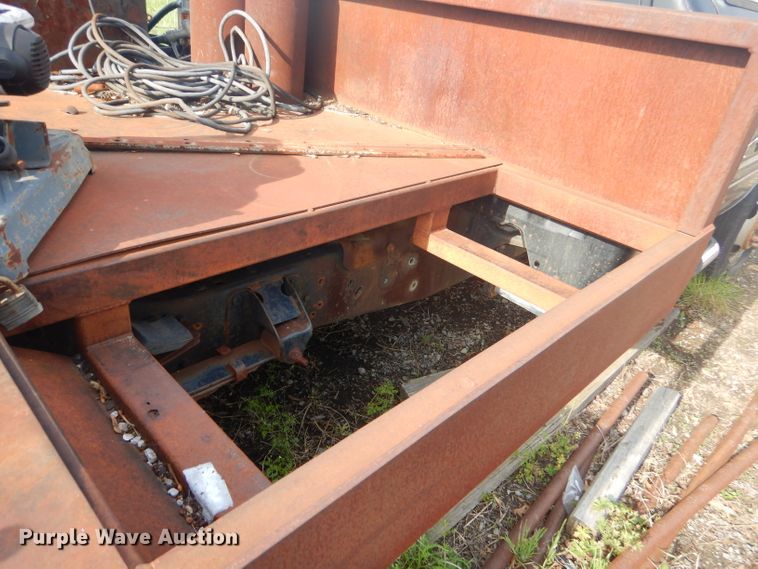 image for item GN9254 1999 Dodge Ram 3500 Laramie  flatbed pickup truck