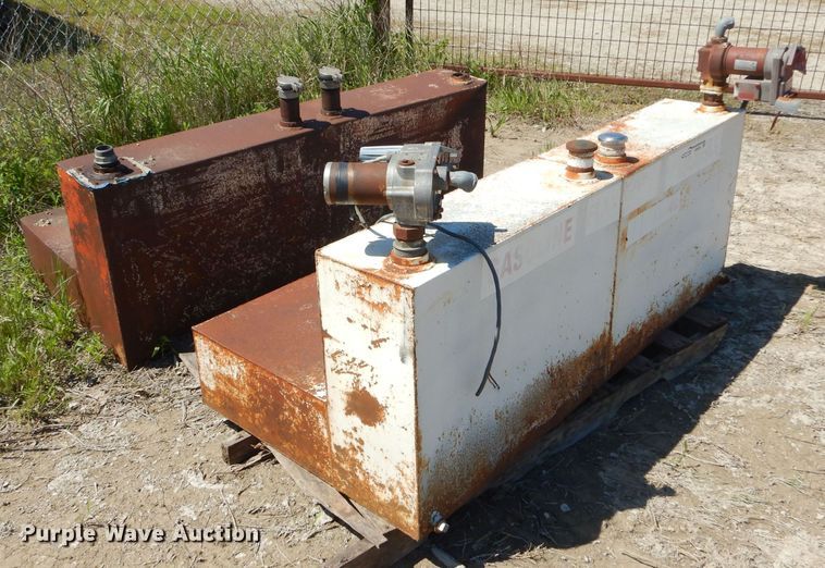 image for item GN9265 (6) fuel tanks