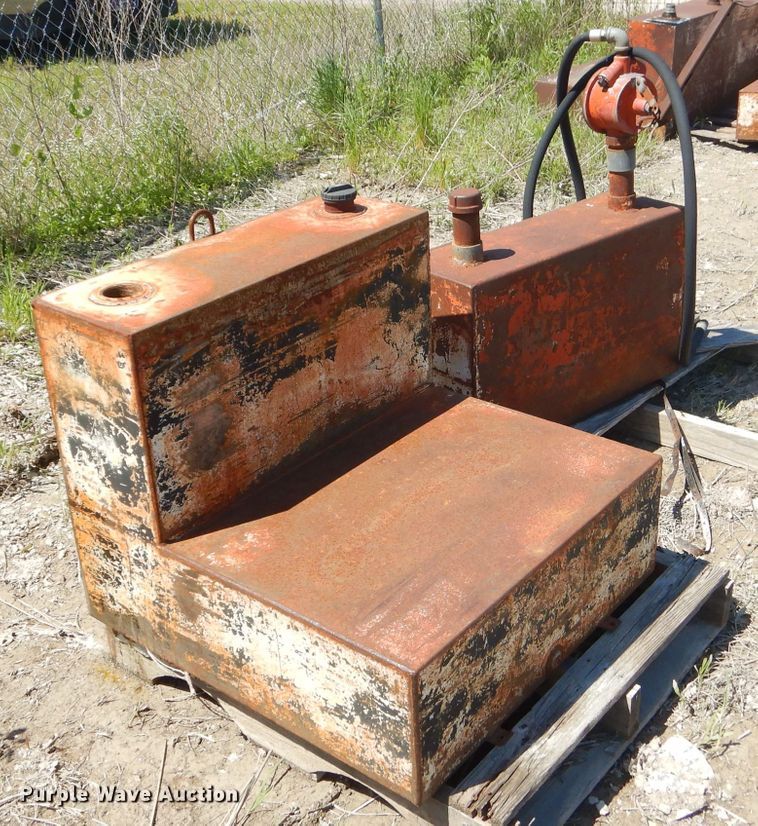 image for item GN9265 (6) fuel tanks