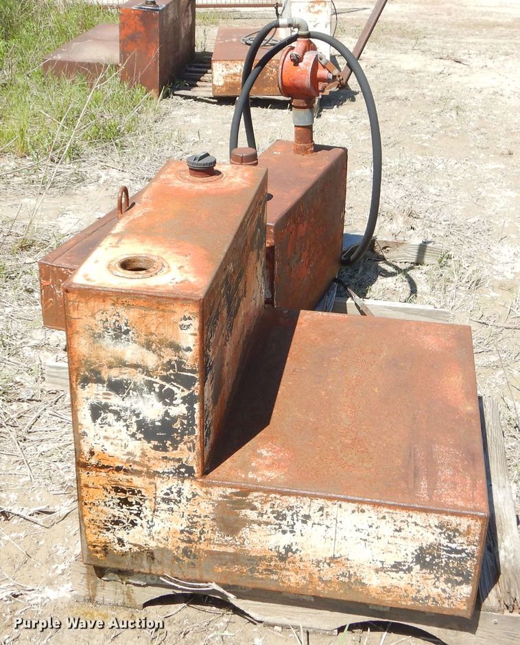 image for item GN9265 (6) fuel tanks