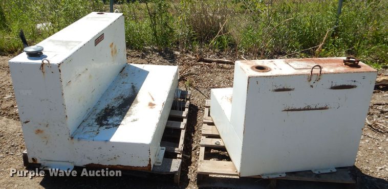 image for item GN9265 (6) fuel tanks