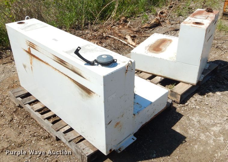 image for item GN9265 (6) fuel tanks