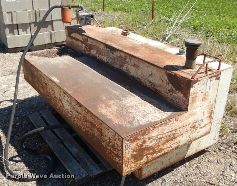 image for item GN9268 (5) fuel tanks