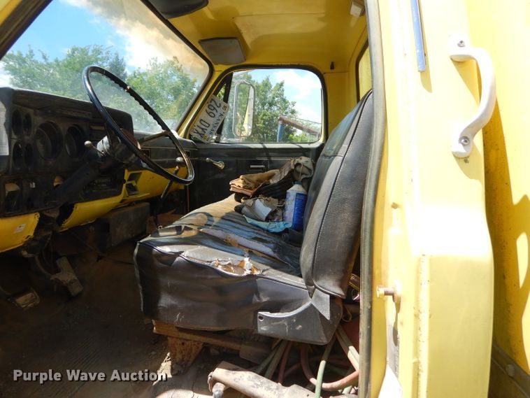 image for item GN9301 1988 GMC C6000 box truck