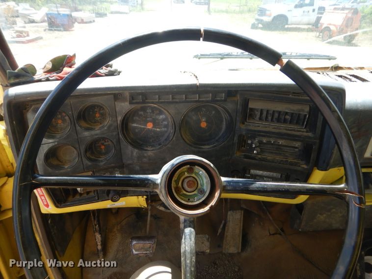 image for item GN9301 1988 GMC C6000 box truck