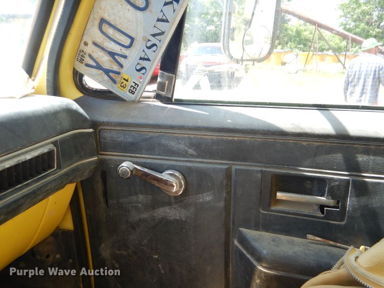 image for item GN9301 1988 GMC C6000 box truck