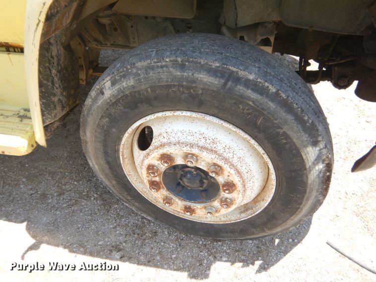 image for item GN9301 1988 GMC C6000 box truck