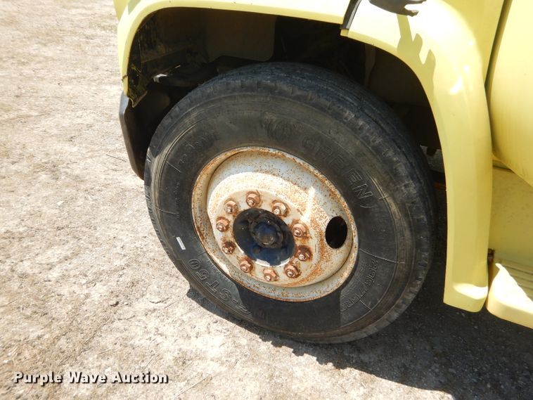 image for item GN9301 1988 GMC C6000 box truck