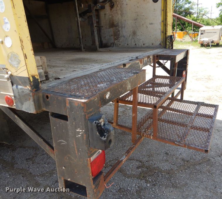 image for item GN9301 1988 GMC C6000 box truck