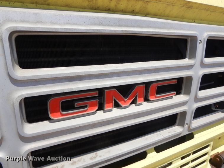 image for item GN9301 1988 GMC C6000 box truck