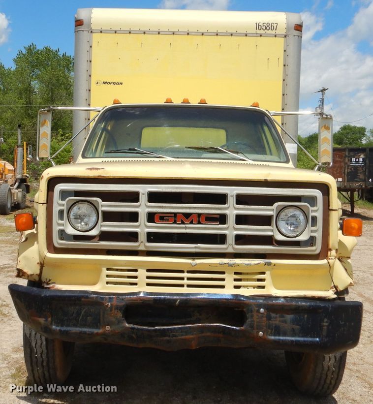 image for item GN9304 1986 GMC 7000 box truck