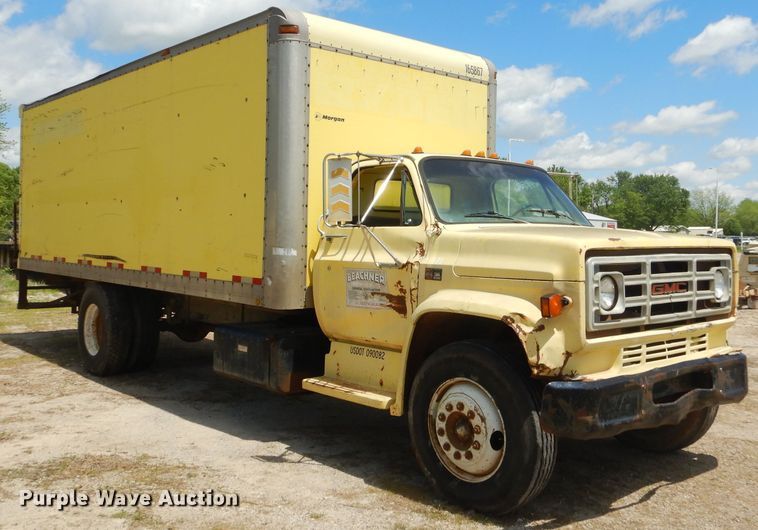 image for item GN9304 1986 GMC 7000 box truck