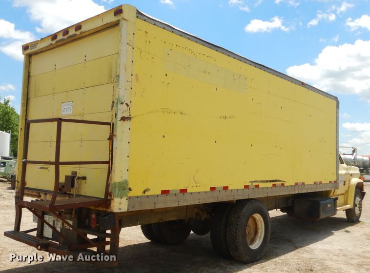 image for item GN9304 1986 GMC 7000 box truck