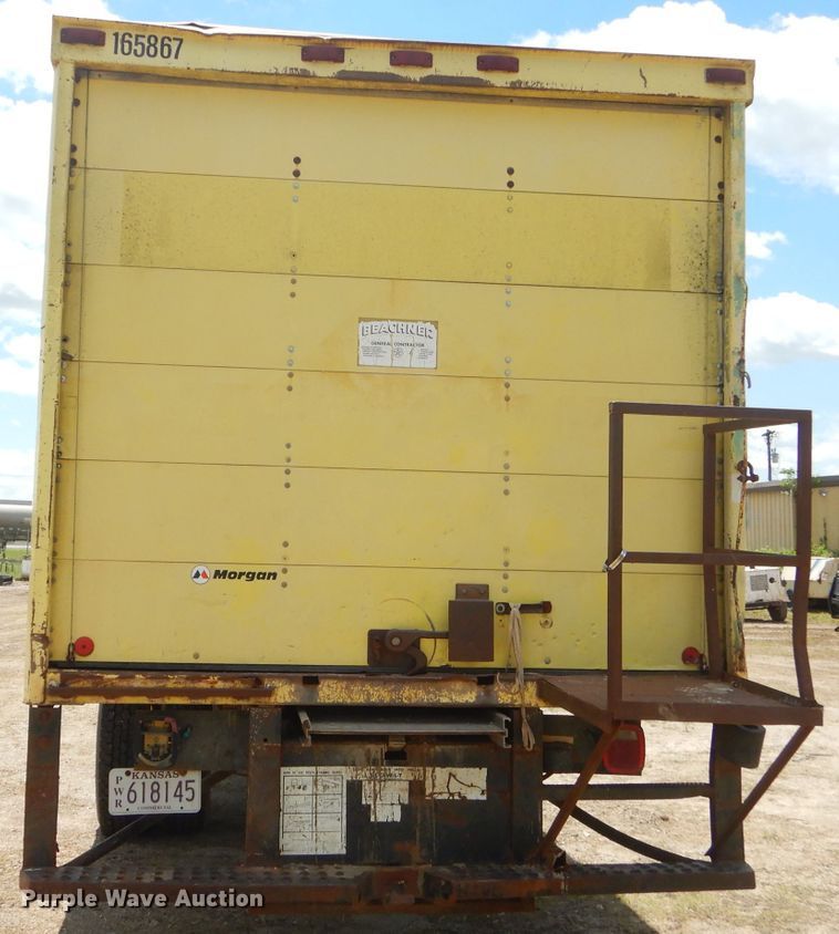 image for item GN9304 1986 GMC 7000 box truck