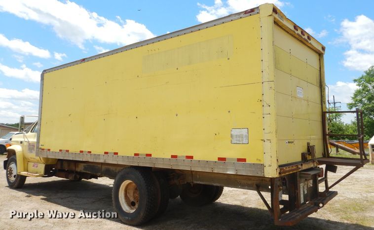 image for item GN9304 1986 GMC 7000 box truck