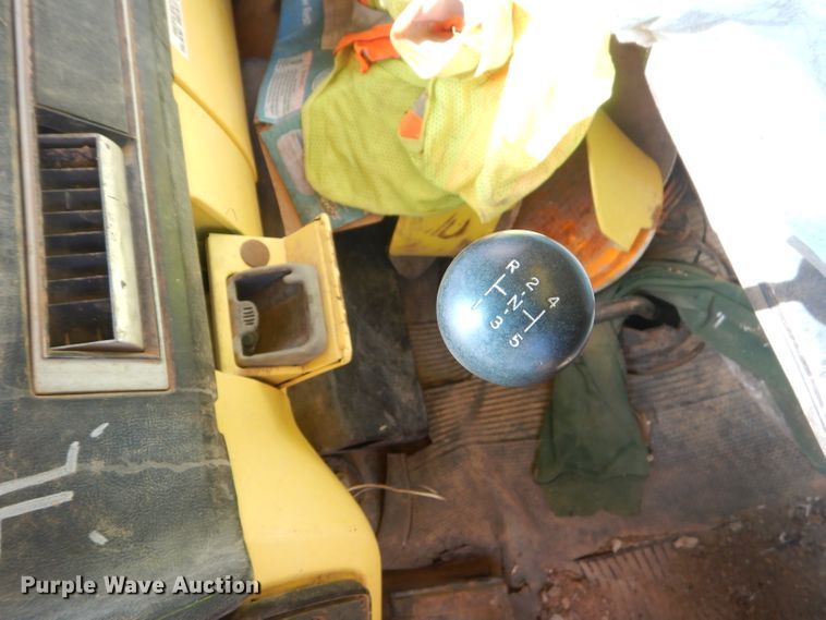 image for item GN9304 1986 GMC 7000 box truck