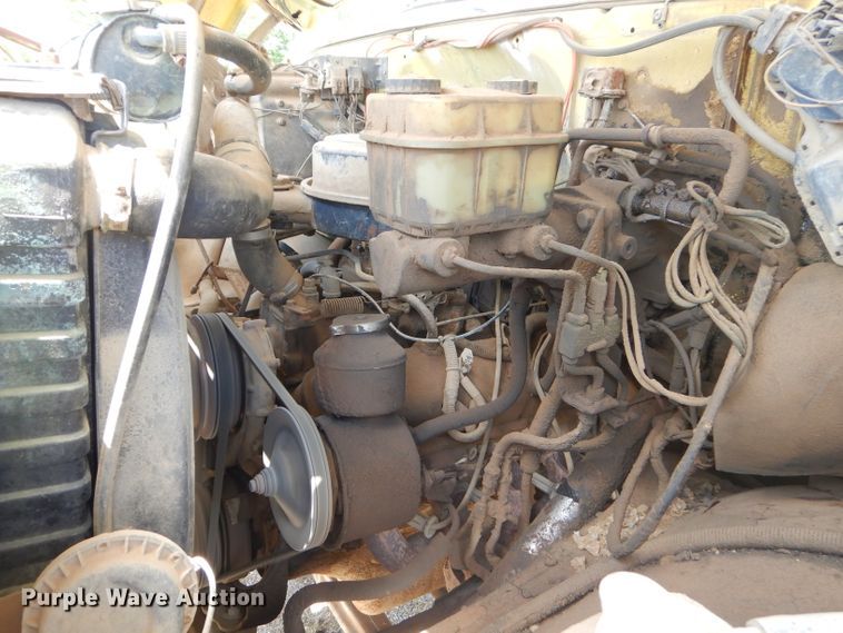 image for item GN9304 1986 GMC 7000 box truck