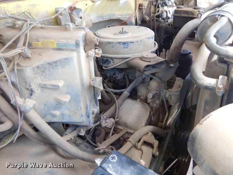 image for item GN9304 1986 GMC 7000 box truck