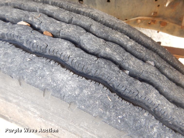 image for item GN9304 1986 GMC 7000 box truck