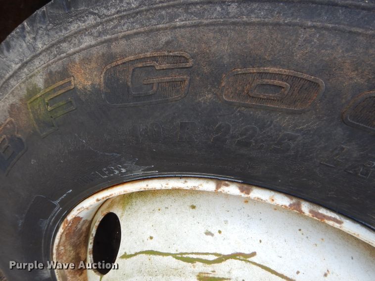 image for item GN9304 1986 GMC 7000 box truck