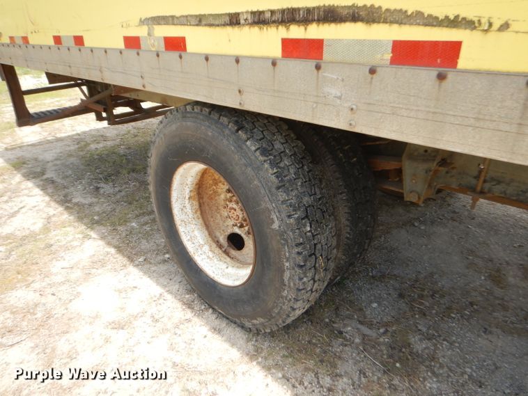 image for item GN9304 1986 GMC 7000 box truck