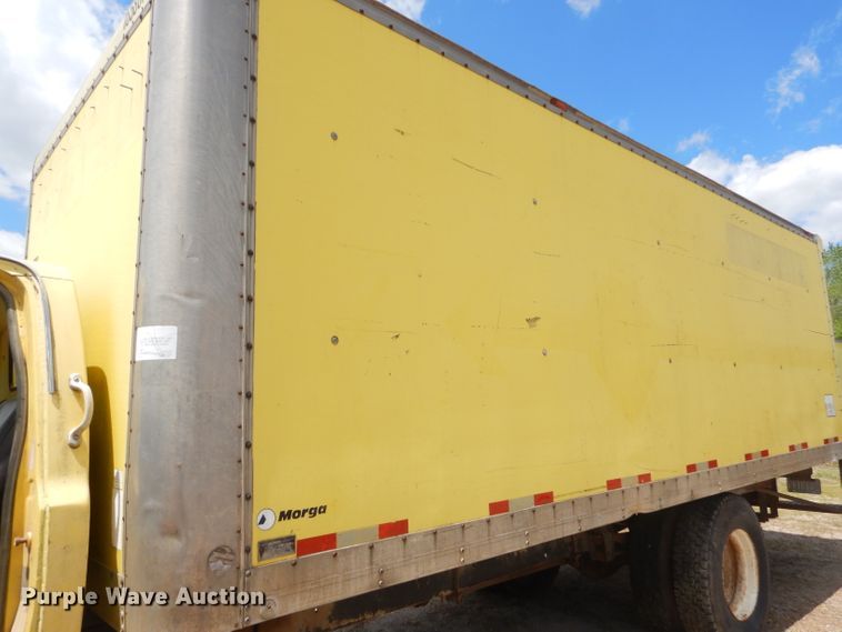 image for item GN9304 1986 GMC 7000 box truck