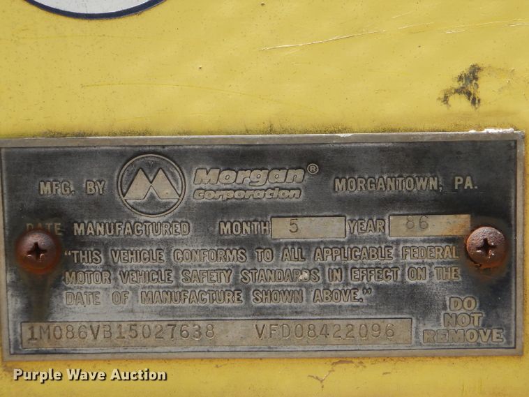 image for item GN9304 1986 GMC 7000 box truck